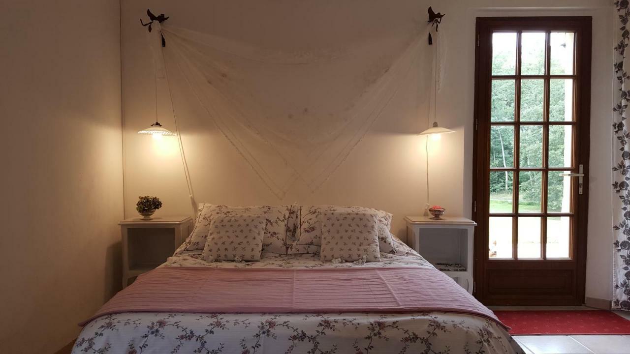 Chambres D'Hotes La Joubertie Salon Exteriér fotografie